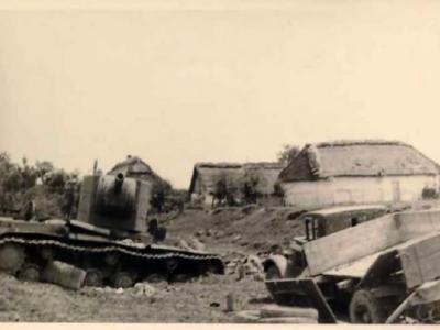 KV2 tank abandoned