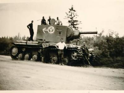 KV2 heavy assault tank – side of the turret is used as road sign