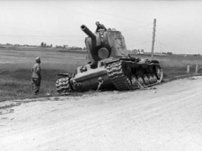 KV-2 (KW-2) tank abandoned by the Red Army