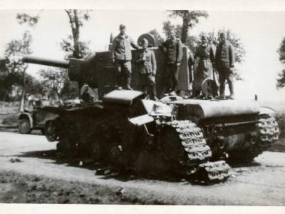 KV-2 russian heavy tank
