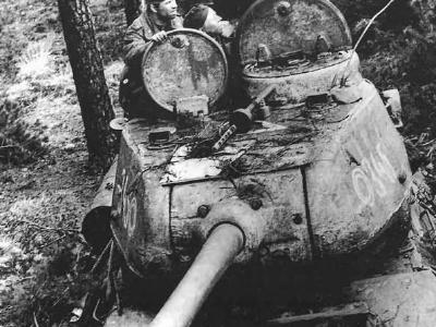 T-34-85 code 345 of the 7th Guards Tank Corps, 1945