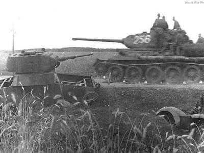 T-34/85 and T-26 256 Belarus 1944
