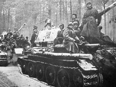 T-34/85 and russian troops on its way to the front