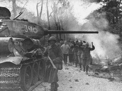 T-34/85 code 341 from 7th Guards Tank Corps in Berlin, 1945