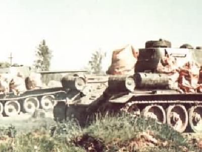 T-34-85 tank color photo 4
