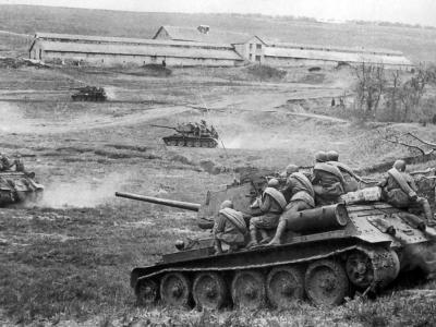 T-34-85 tanks from 3rd Ukrainian Front, April 1944 2