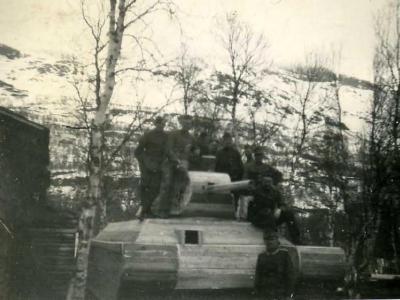 T-34 wooden Panzerattrappe