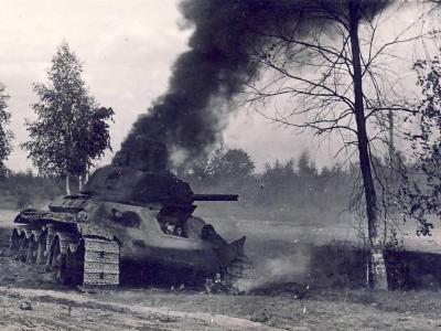 Burning T-34 model 1940 – soviet tank 36