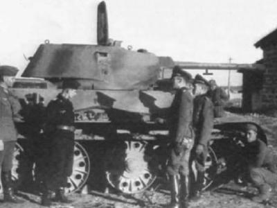wehrmacht soldiers next to T-34