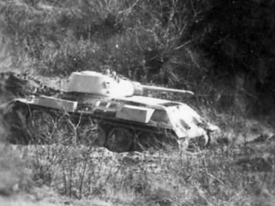 Abandoned tank T-34 early 4