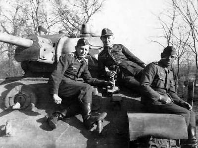 Panzerkampfwagen T-34 747 (r) 3