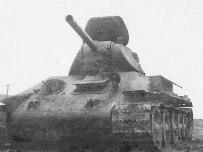 T-34/76 model 1940 front view