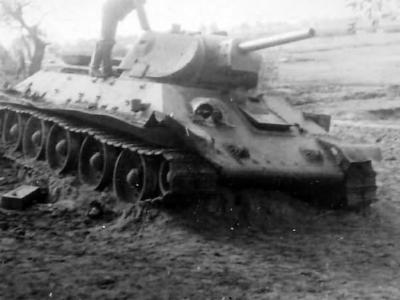 Abandoned T-34 tank 24