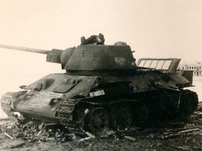 T-34 tank with hexagonal turret, zavod 183