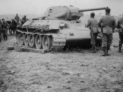 abandoned soviet tank T-34/76 mod 1941 2