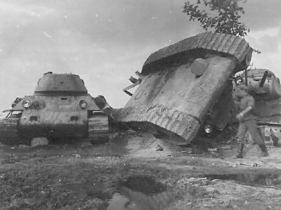 knocked out soviet tanks T-34/76