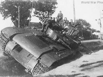 T-35 228-43 got stuck in a ditch