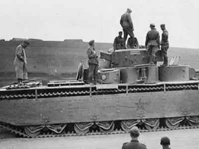 T-35 of the 67th Tank Regiment Ukraine 1941. Tank with red star