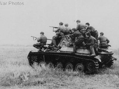 Russian troops riding on the T-70 tank, 1942